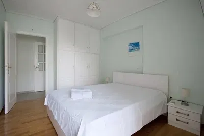 Spavaća soba; prirodno svjetlo, drveni pod