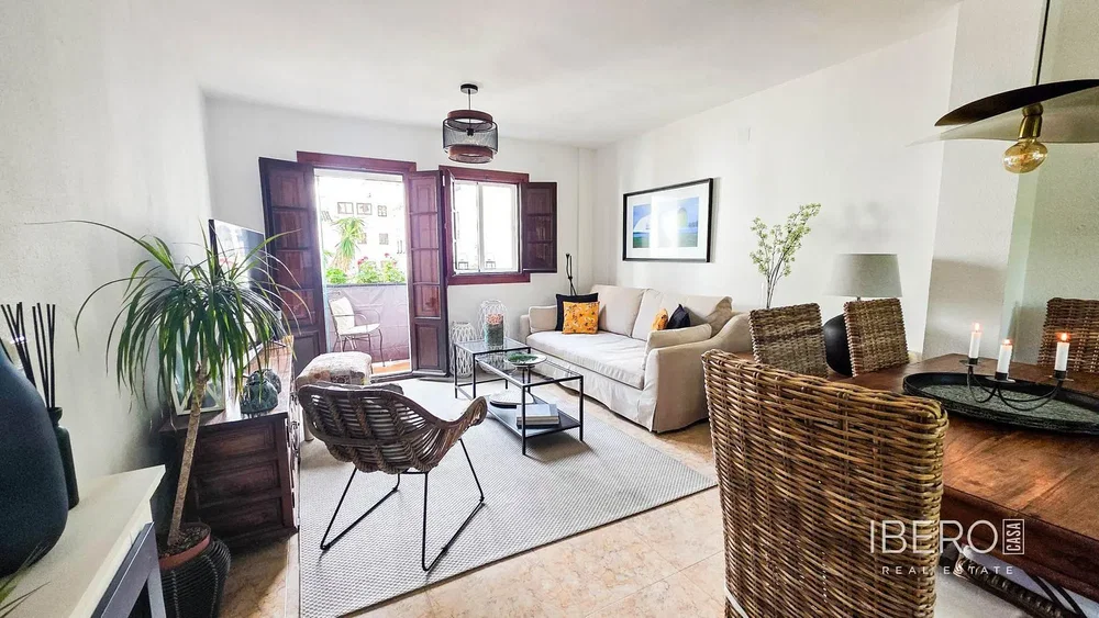 Oturma odası; doğal ışık, modern stil