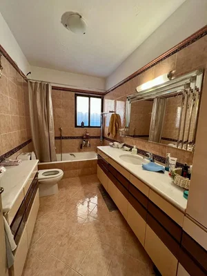 Salle de bain; carrelage, lumière naturelle
