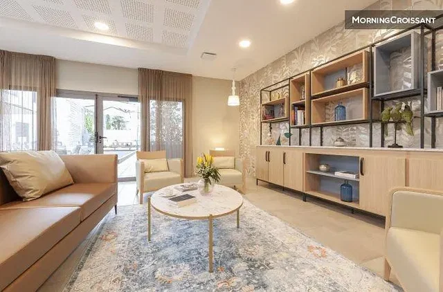 Obývačka; prirodzené svetlo, moderný štýl