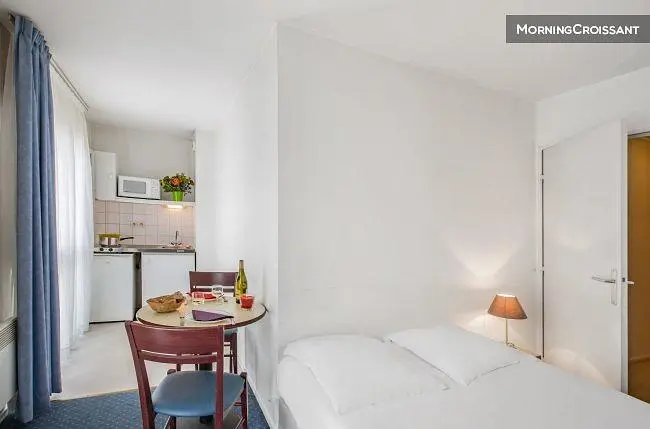 Schlafzimmer; tageslicht, moderner stil