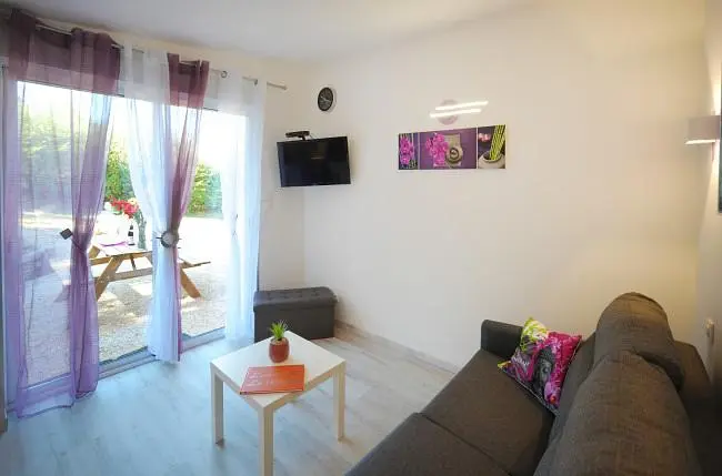 Wohnzimmer; tageslicht, moderner stil