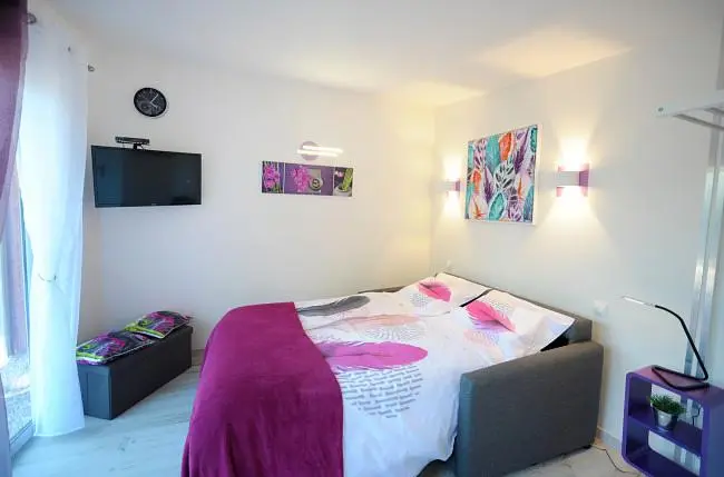 Schlafzimmer; tageslicht, moderner stil