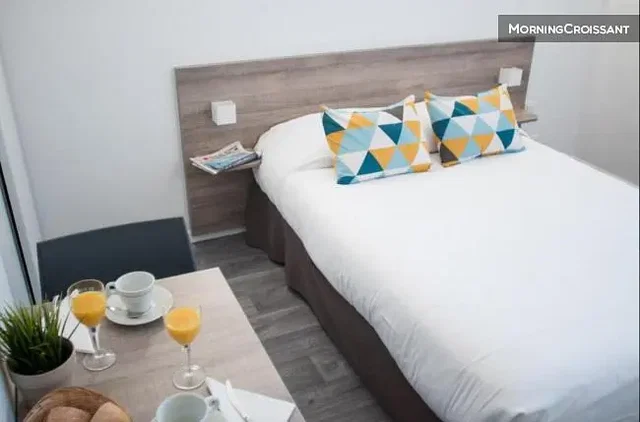 Schlafzimmer; tageslicht, moderner stil