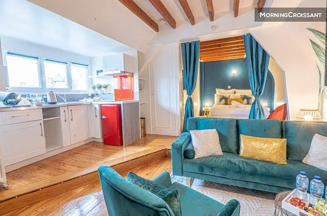 Wohnzimmer; blick, moderner stil, tageslicht, holzboden