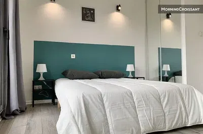 Chambre; parquet, lumière naturelle, style moderne