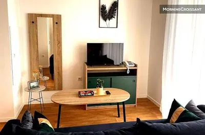 Soggiorno; luce naturale, stile moderno