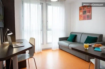 Dnevna soba; prirodno svjetlo, moderni stil