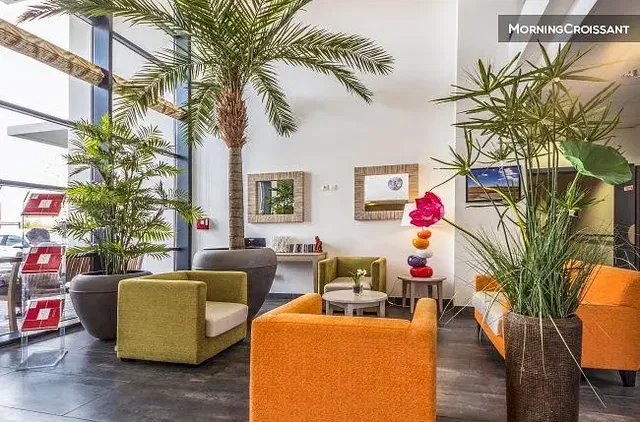 Salon; lumière naturelle, style moderne