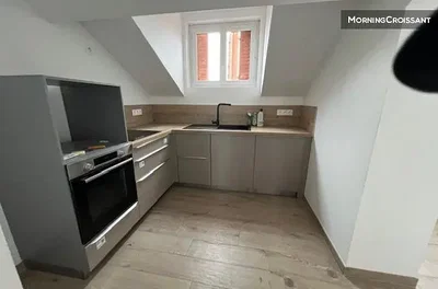 Küche; küchengeräte, tageslicht, moderner stil