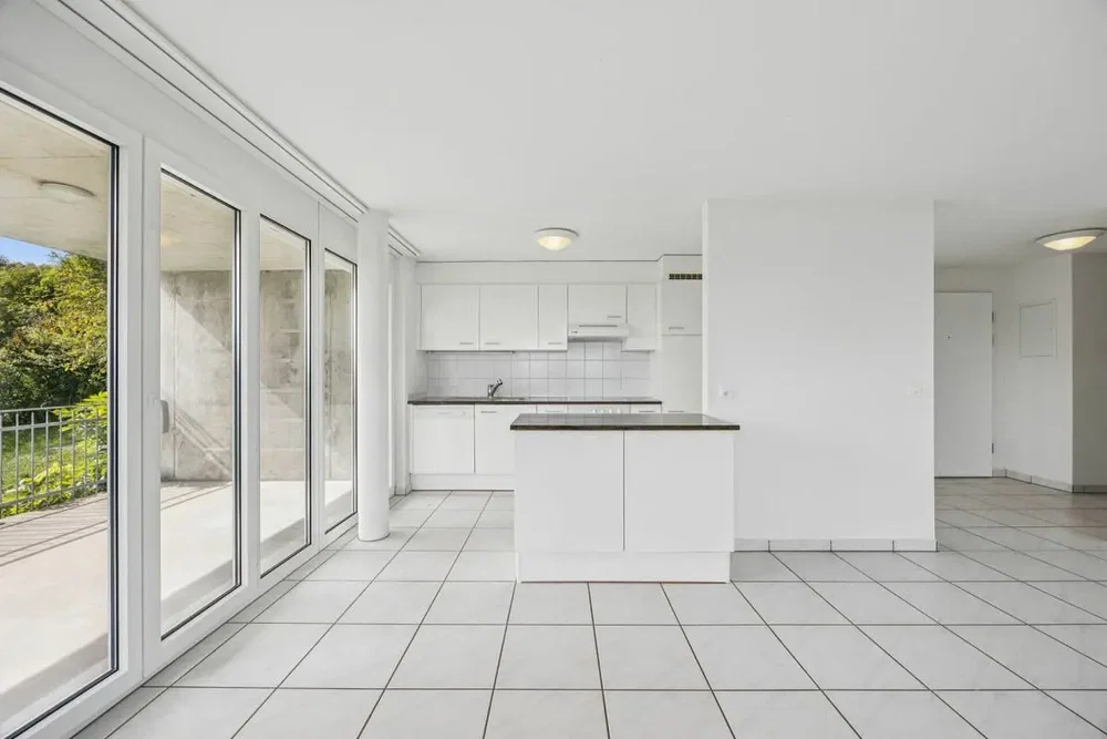 Mutfak; fayans zemin, manzara, mutfak aletleri