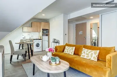 Wohnzimmer; moderner stil, tageslicht