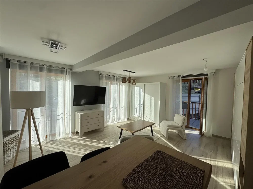Soggiorno; luce naturale, stile moderno