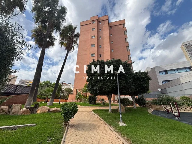 Kuća i okolina; pogled