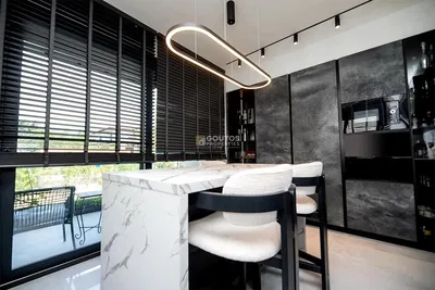 Salle à manger; style moderne, lumière naturelle, vue