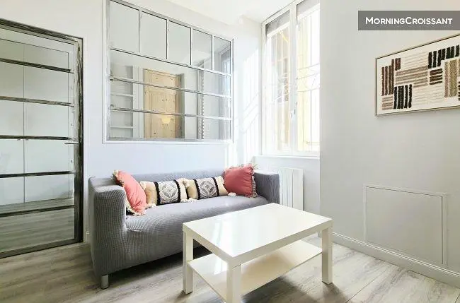 Oturma odası; doğal ışık, modern stil