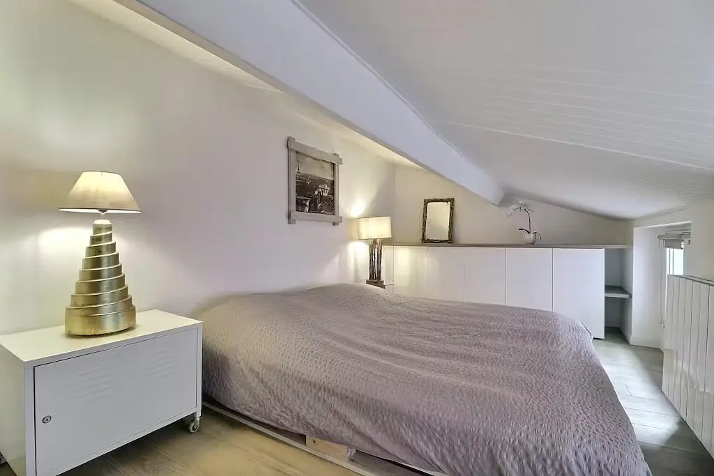Schlafzimmer; tageslicht, moderner stil