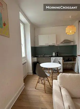 Cuisine; lumière naturelle, style moderne