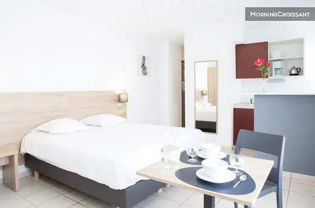 Camera da letto; luce naturale