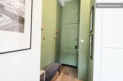 Vestiyer; ahşap zemin