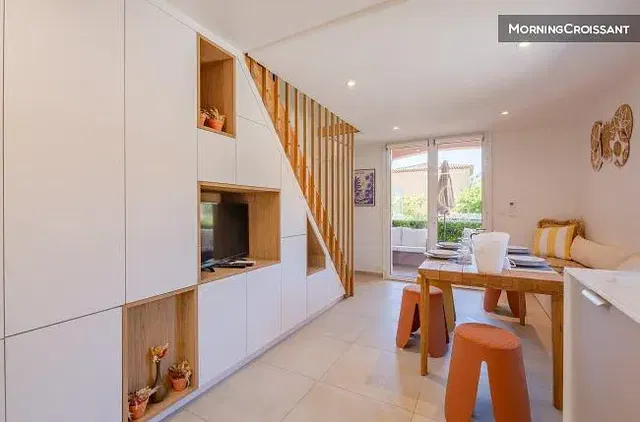 Living room; natural light, modern style, tile floor