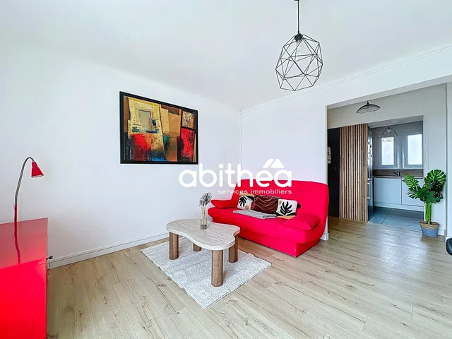 Wohnzimmer; moderner stil, holzboden, tageslicht