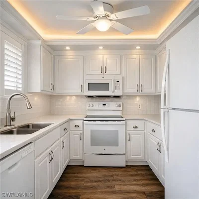 Cuisine; électroménager, carrelage, parquet, rénové, lumière naturelle