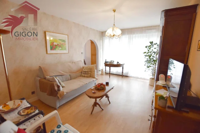 Soggiorno; luce naturale, stile moderno