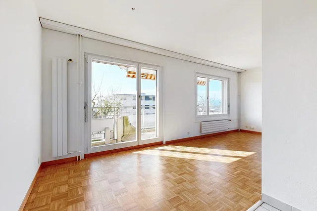 غرفة معيشة; إطلالة, أرضية خشبية, ضوء طبيعي