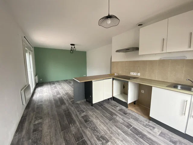 Küche; fliesenboden, tageslicht, renoviert