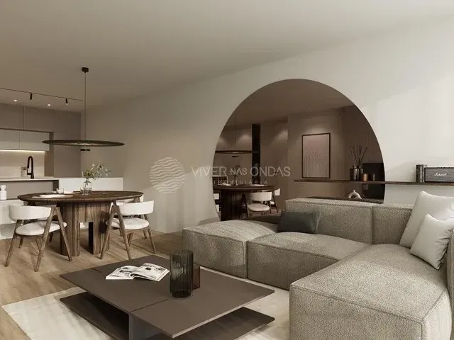 Salón; estilo moderno, suelo de madera, luz natural