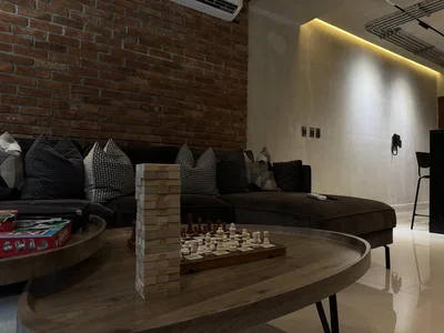 Dnevni boravak; pločice, moderan stil