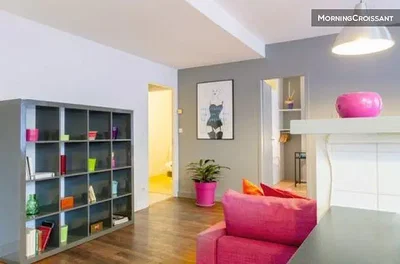 Wohnzimmer; holzboden, tageslicht, moderner stil