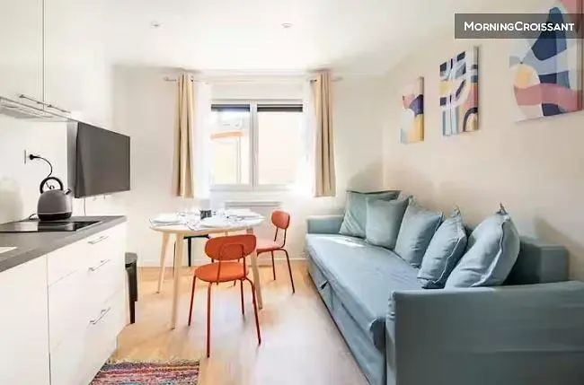 Soggiorno; luce naturale, stile moderno