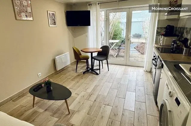 Kitchen; view, natural light