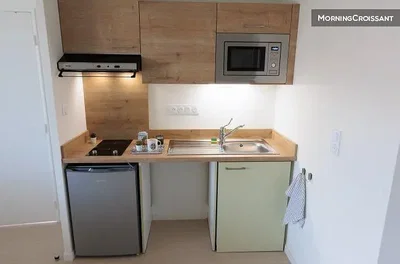 Cucina; elettrodomestici, luce naturale