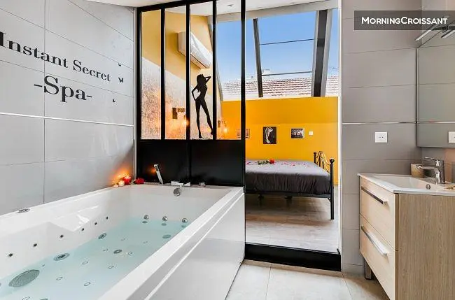 Badezimmer; blick, tageslicht, moderner stil