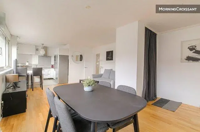 Living room; natural light, wood floor, modern style