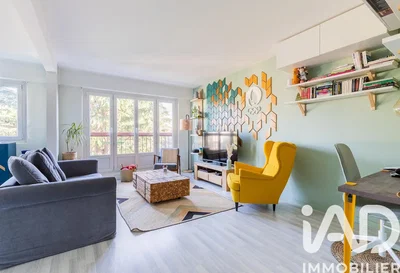 Oturma odası; manzara, doğal ışık, modern stil