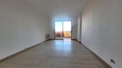 Wohnzimmer; tageslicht, fliesenboden