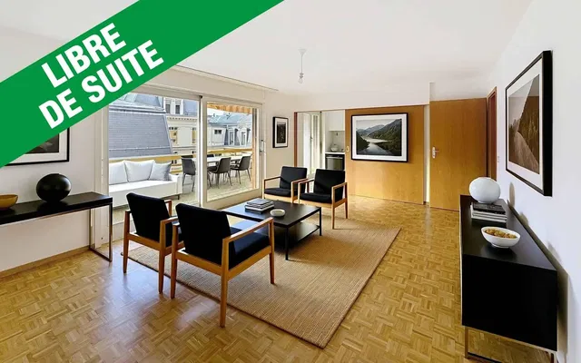 Wohnzimmer; blick, holzboden, tageslicht, moderner stil