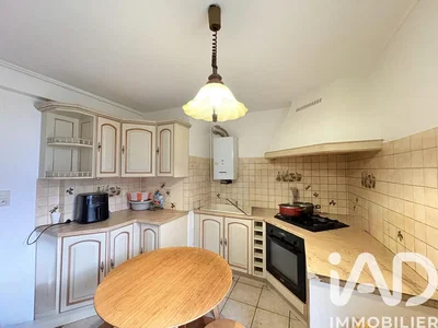 Кухиња; кухињски апарати, плочице, потребна реновација
