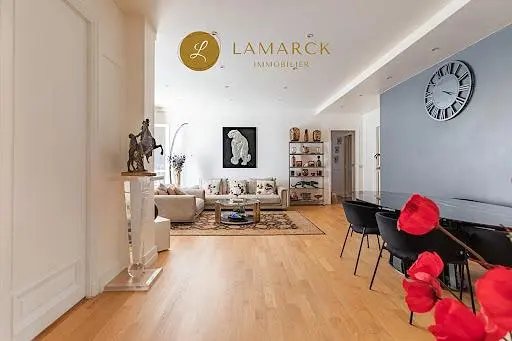 Wohnzimmer; moderner stil, holzboden, tageslicht
