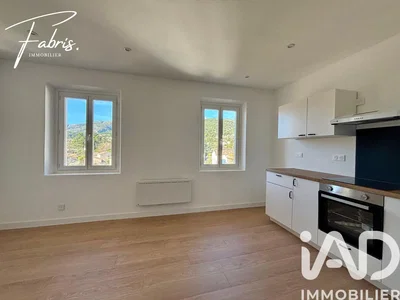 Kitchen; view, kitchen appliances, natural light, renovated
