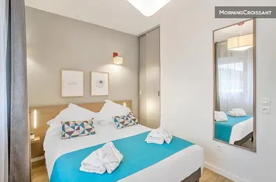 Schlafzimmer; tageslicht, moderner stil