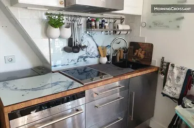 Kuchyně; kuchyňské spotřebiče, po rekonstrukci, přirozené světlo, moderní styl