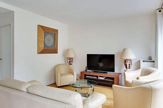 Wohnzimmer; tageslicht, moderner stil