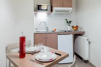 Cuisine; électroménager, carrelage