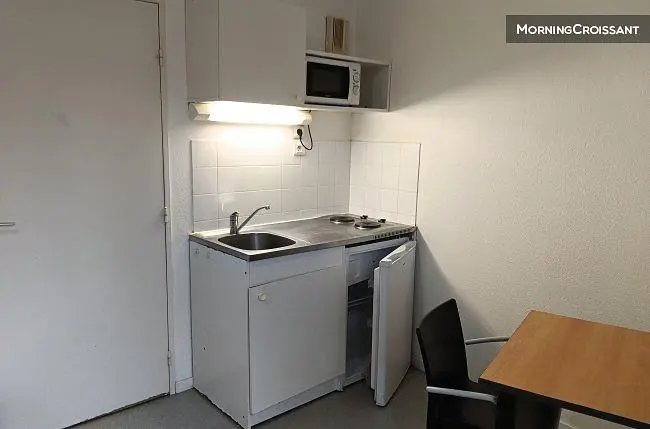 Küche; küchengeräte, tageslicht