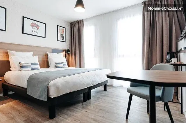 Bedroom; natural light, modern style